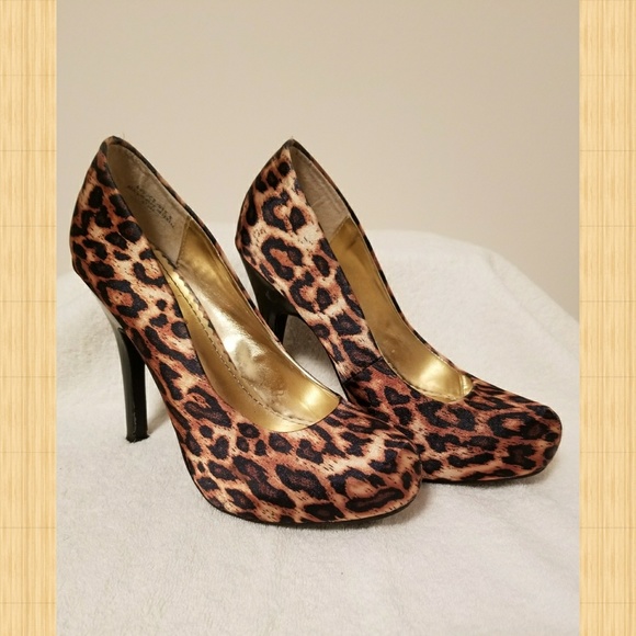 BAMBOO Shoes - 🎸 Satin Leopard Pumps